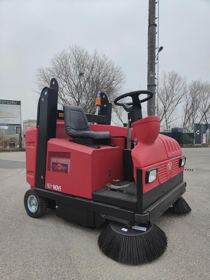 Refurbished REVISED RCm NOVE E TOP sweeper
