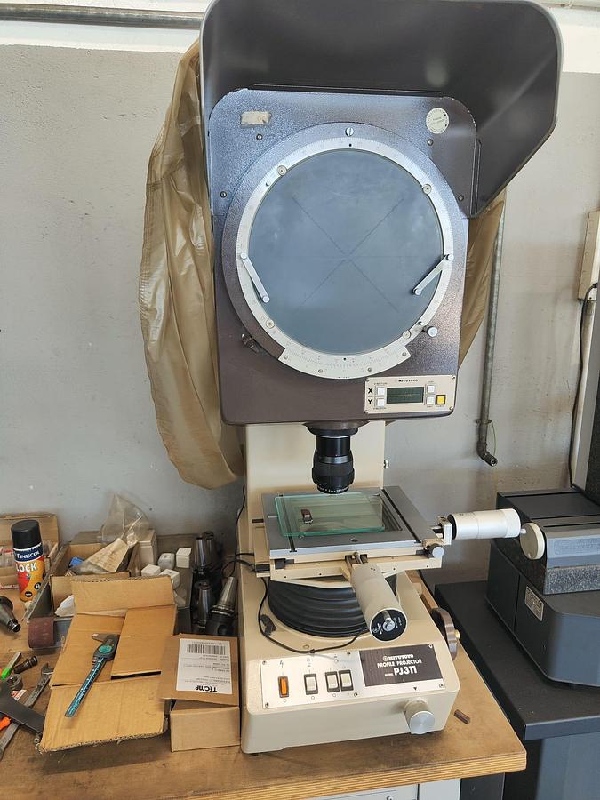 Used PROFILES PROJECTOR