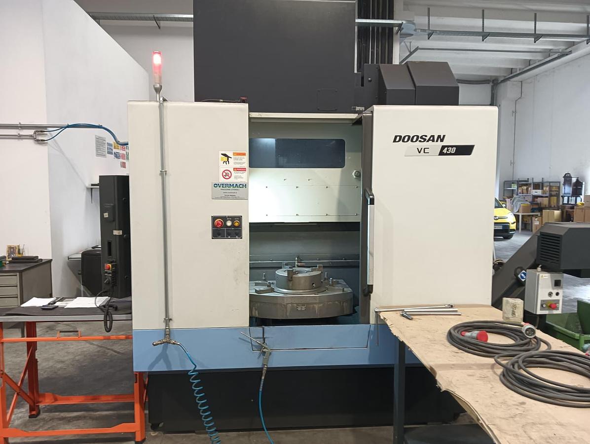 D'occasion CENTRE DOOSAN VC430 2016