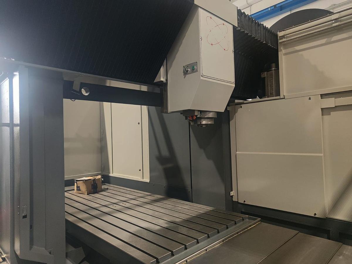 Used 2009 BERGONZI PORTAL WORKING CENTER mod.COSMOS 30