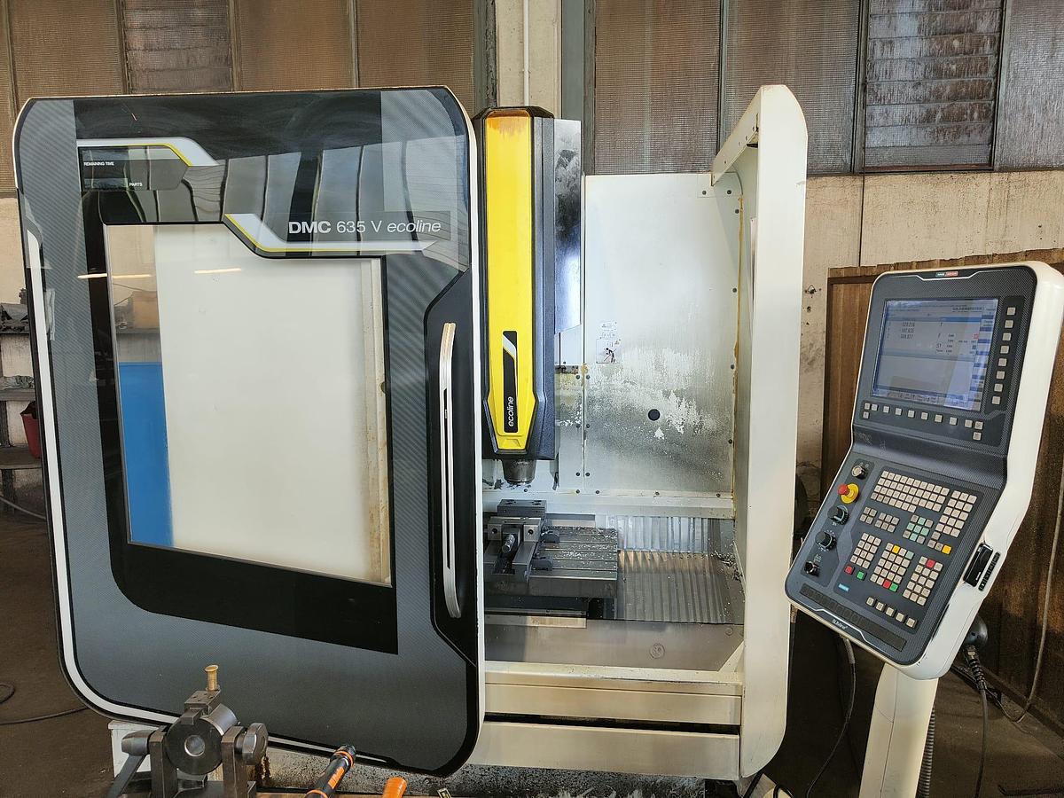 D'occasion CENTRE D'USINAGE 2013 mod. DMC 635V
