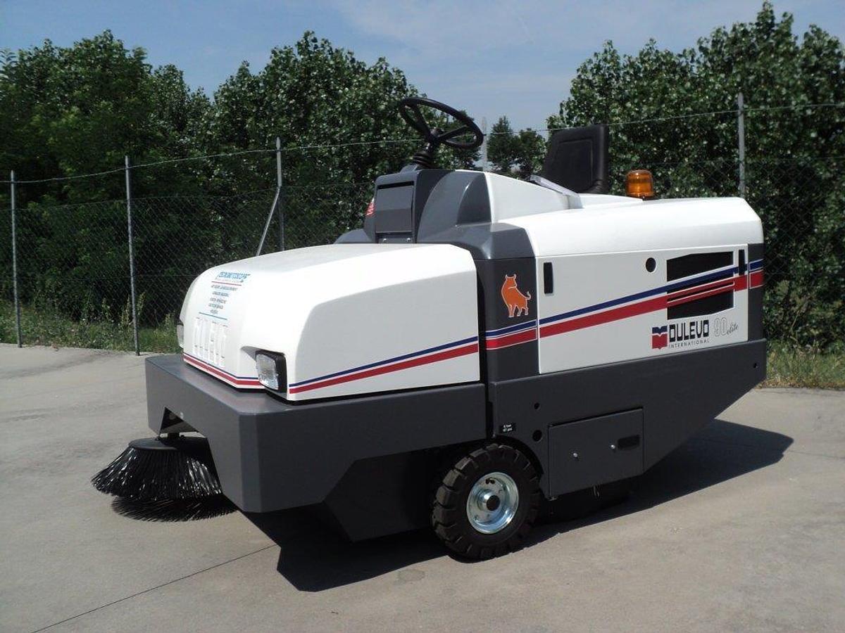 Used INDUSTRIAL STREET SWEEPER DULEVO 90 EH
