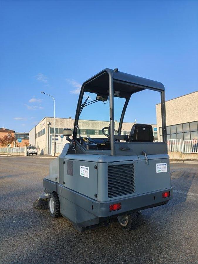 Refurbished REVISED KARCHER KM 130-300 INDUSTRIAL SCRUBBER