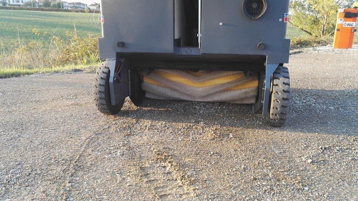 Used INDUSTRIAL STREET SWEEPER DULEVO 100 EH