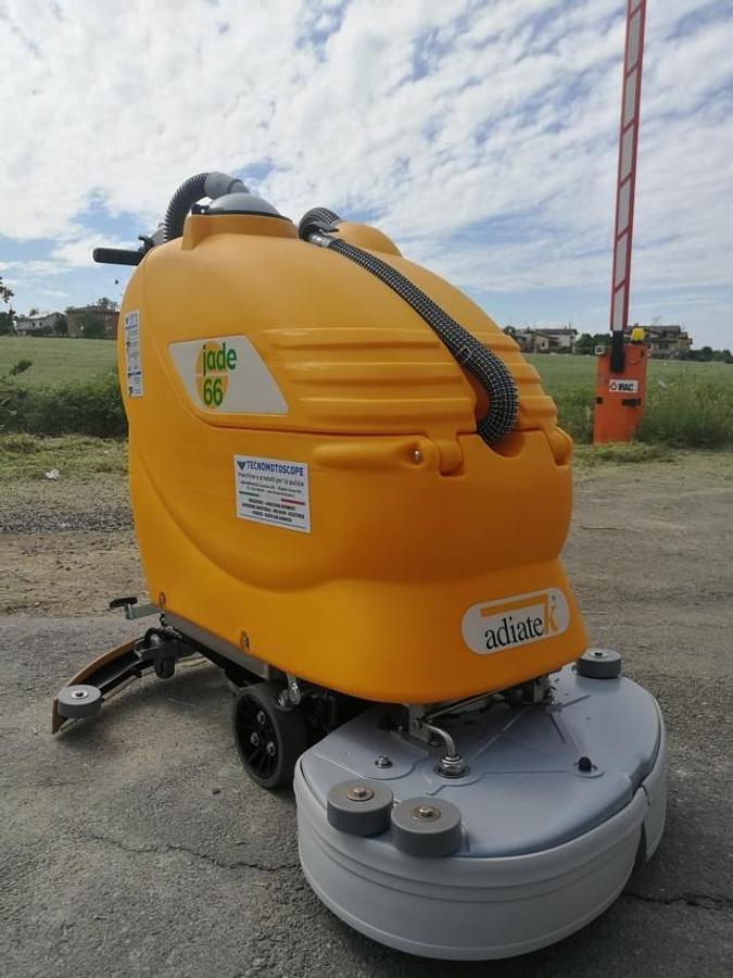 Refurbished 2021 INDUSTRIAL FLOOR SCRUBBER REVISED JADE 66