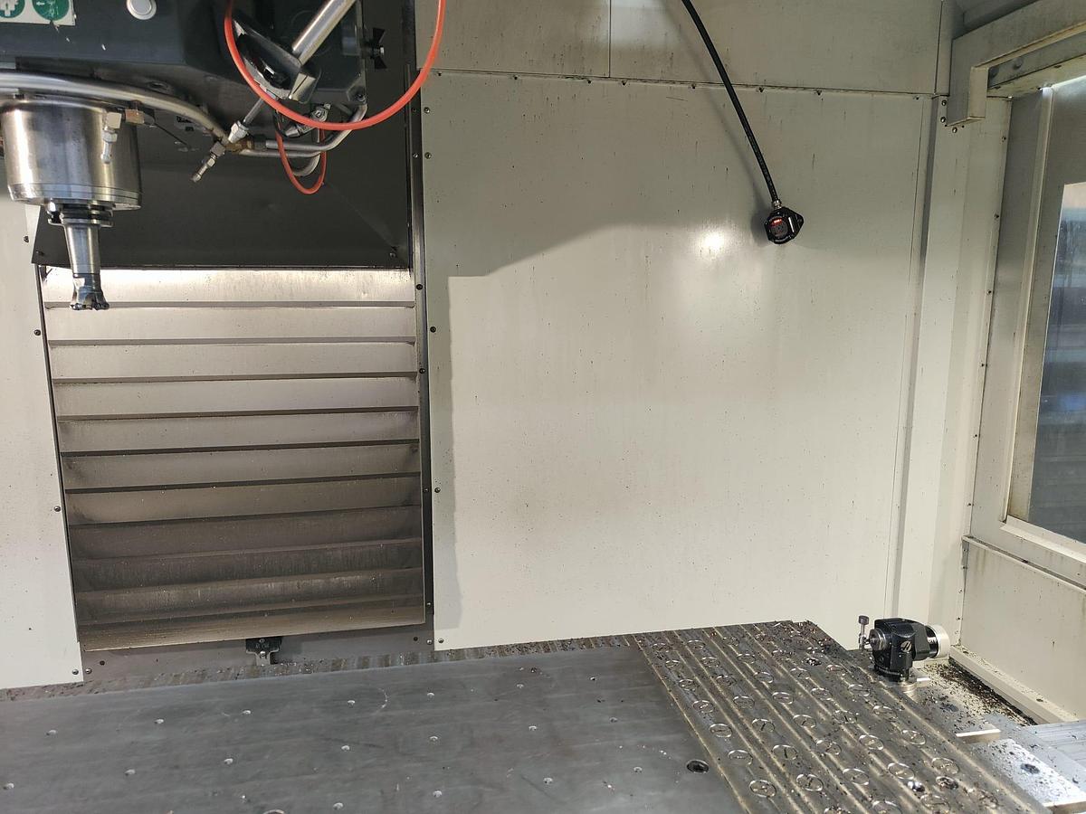 D'occasion Centre d'usinage HAAS VM6 2018