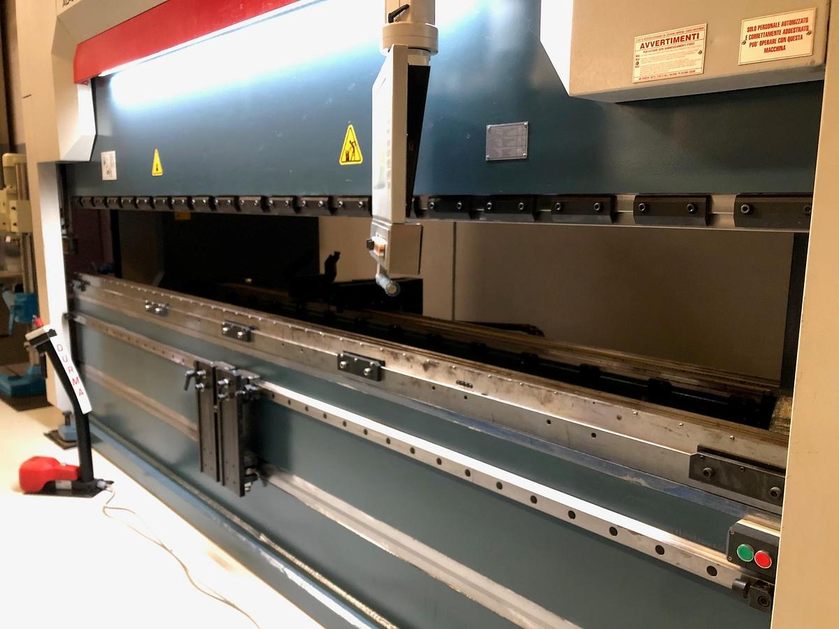 Used HYDRAULIC PRESS BRAKE BRAND GECKO MOD AD S 40220