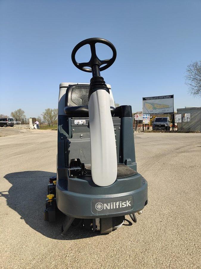 Used 2021 FLOOR SCRUBBER SWEEPER NILFISK BR 755C