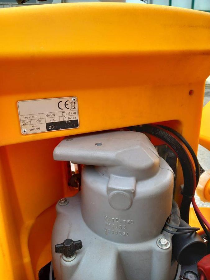 Refurbished REVISIONED OPAL 66 FLOOR SCRUBBER