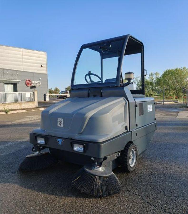 Refurbished REVISED KARCHER KM 130-300 INDUSTRIAL SCRUBBER