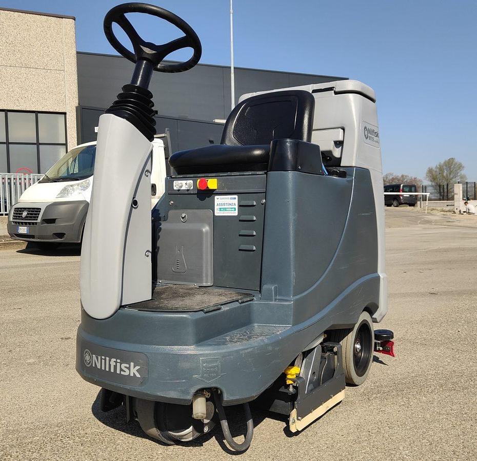 Used 2021 FLOOR SCRUBBER SWEEPER NILFISK BR 755C