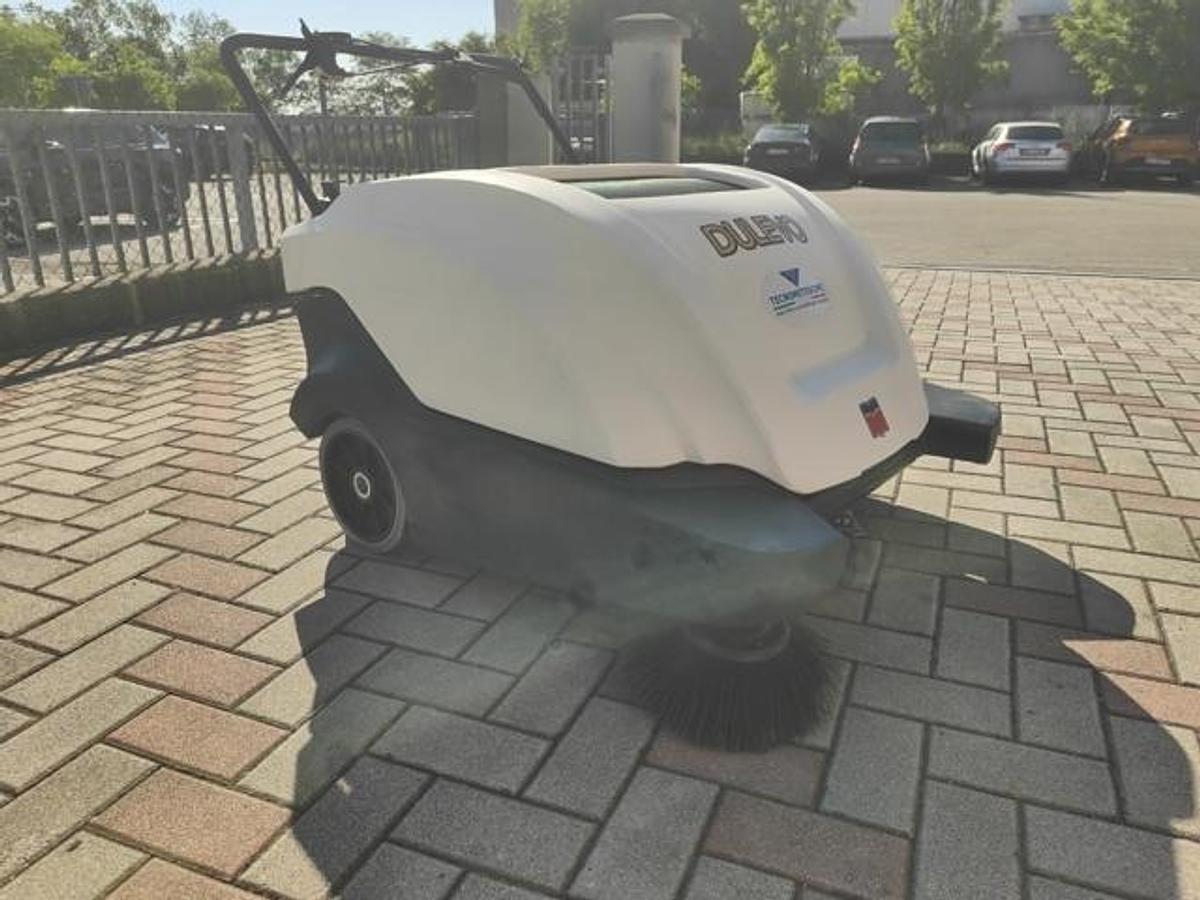 Refurbished 2017 DULEVO 74 WAVE SWEEPER REVISED