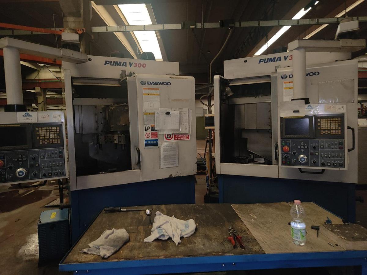 Used 2001 DAEWOO PUMA V300 VERTICAL LATHE