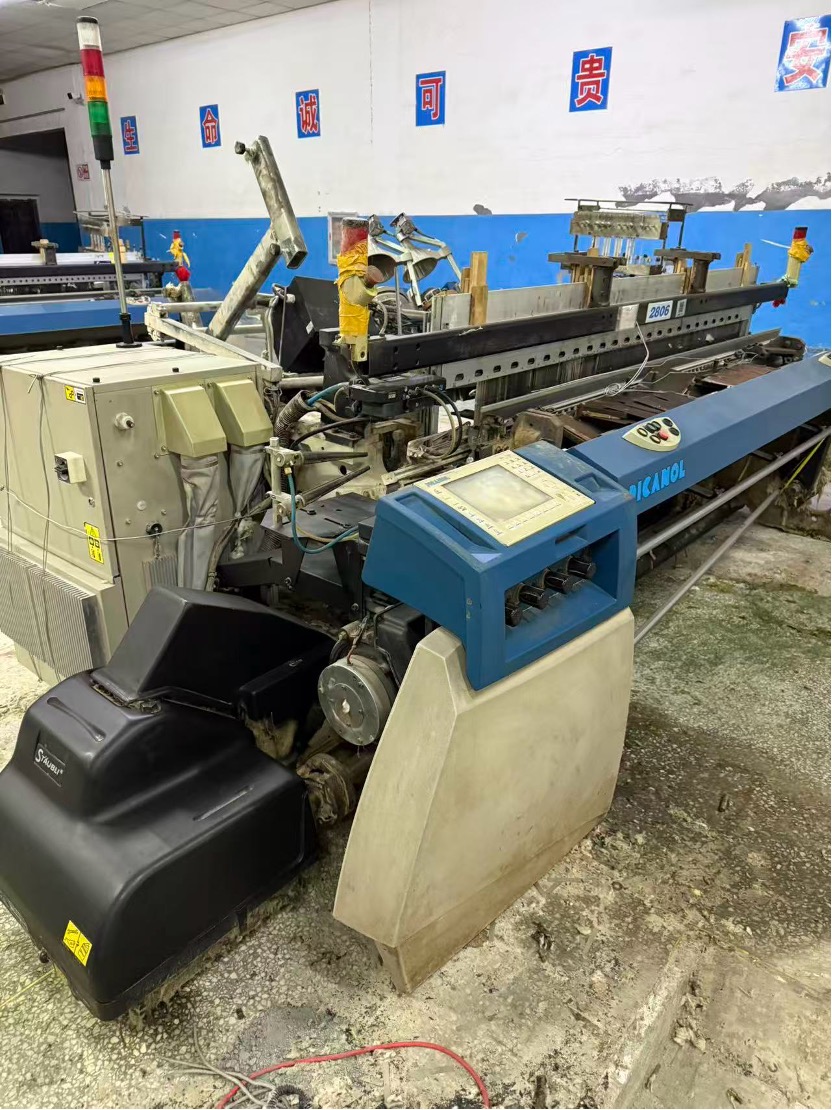 Used PICANOL  OMNI plus-X  220 jet looms