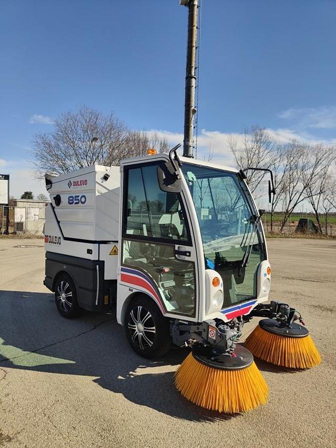 Refurbished A RECONDITIONED ROAD SWEEPING MACHINE ASPIRATOR