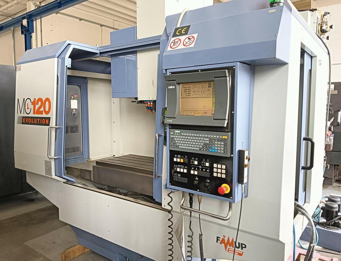 D'occasion Centre vertical FAMUP 2002, modèle MCL 120E