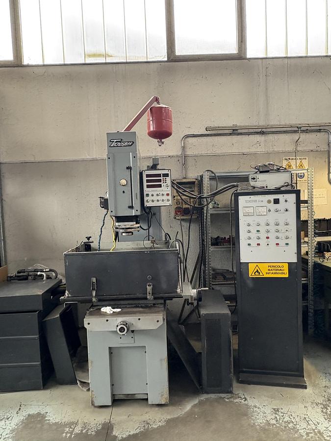 Used TECNOSPARK DIE-SINKING ELECTRO-EROSION