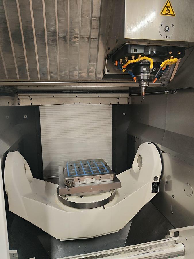 Gebraucht 2016 FRAISEUSE MIKRON GF MOD. HPM 800 U HD