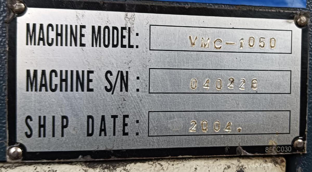 D'occasion CENTRE D'USINAGE VERTICAL WIKER VMC-1050