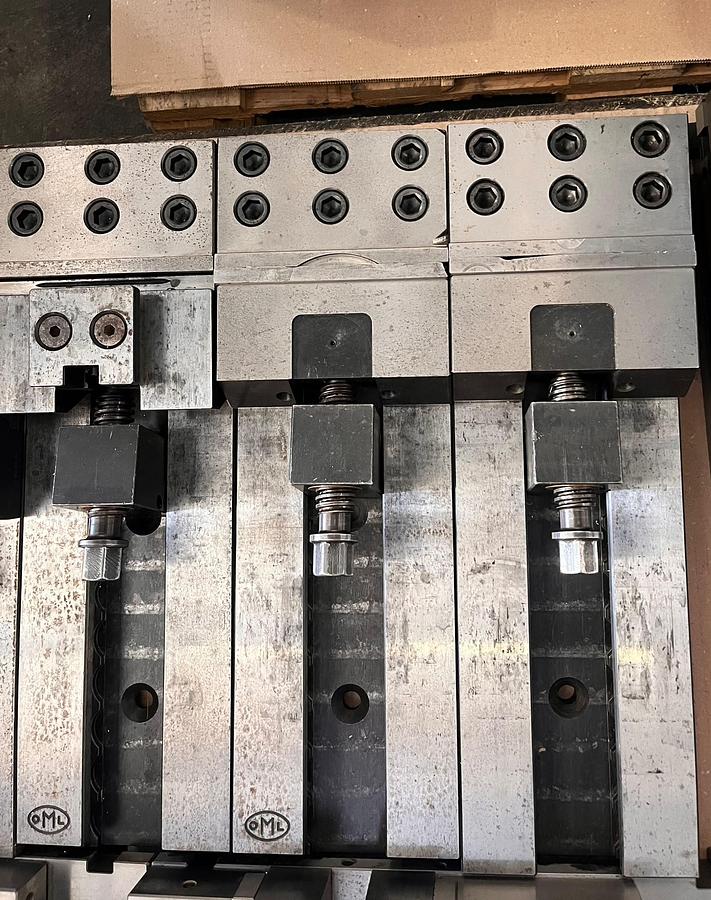Used N.05 MODULAR VISES OML