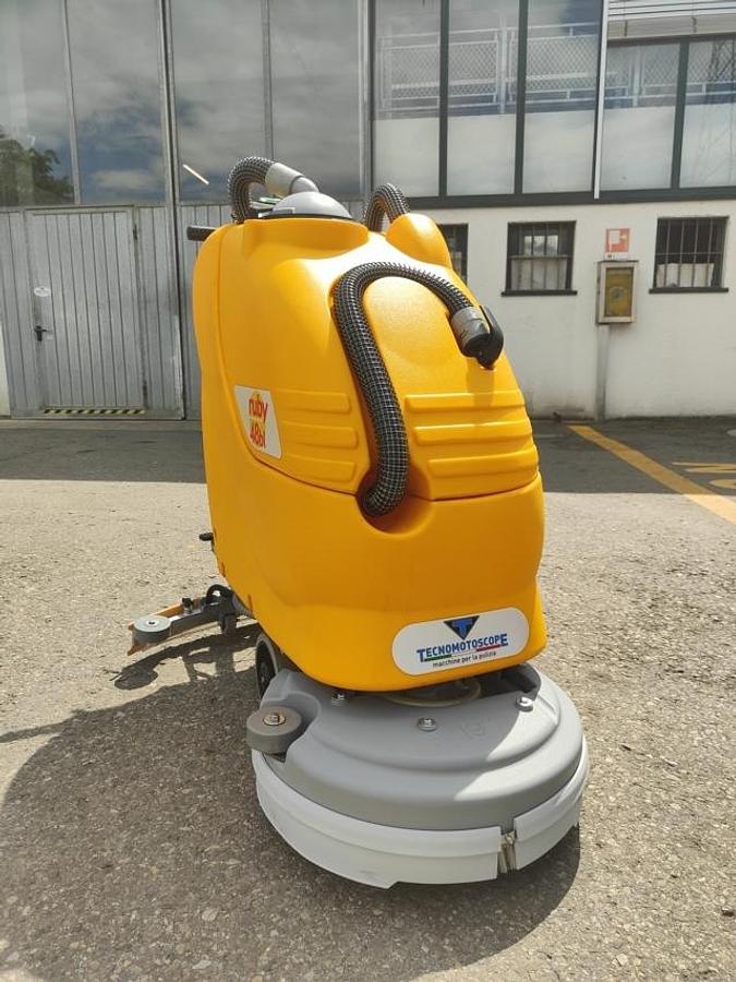 Refurbished 2019 INDUSTRIAL FLOOR SCRUBBER REVISITED RUBY 48 BL