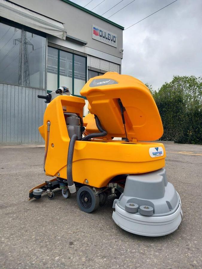 Refurbished REVISIONED OPAL 66 FLOOR SCRUBBER