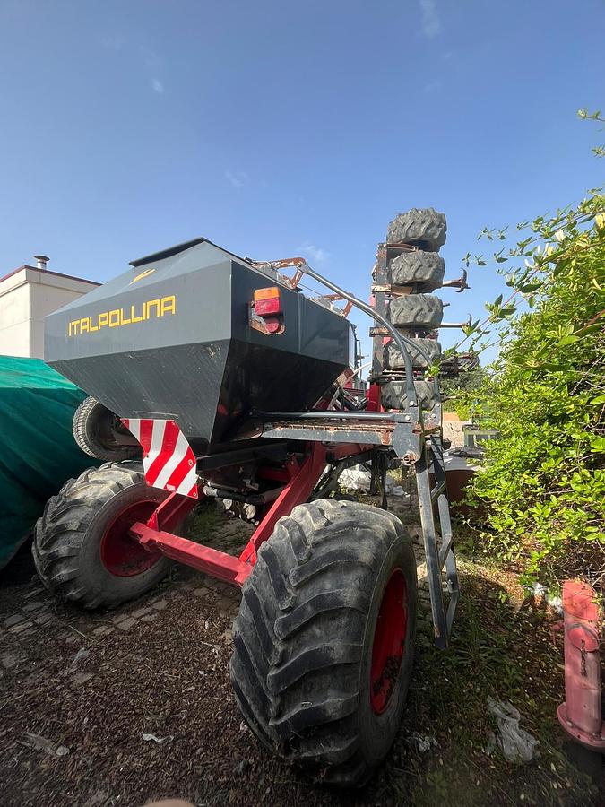 Used 2007 Tecnoagricola 451 DO Pneumatic Seed Drill