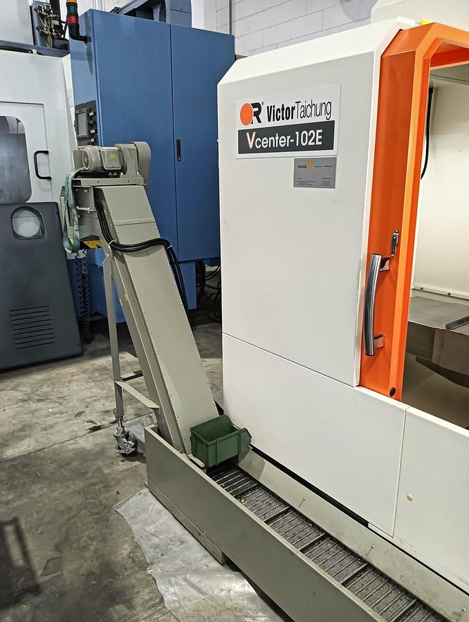 D'occasion Centre d'usinage vertical Victor 2020, modèle VCENTER-102E