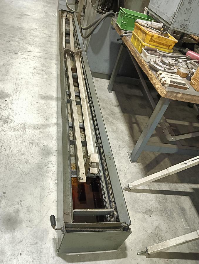 Used 1999 KNOLL TRUCIBLE EVACUATOR mod.400K-3/400