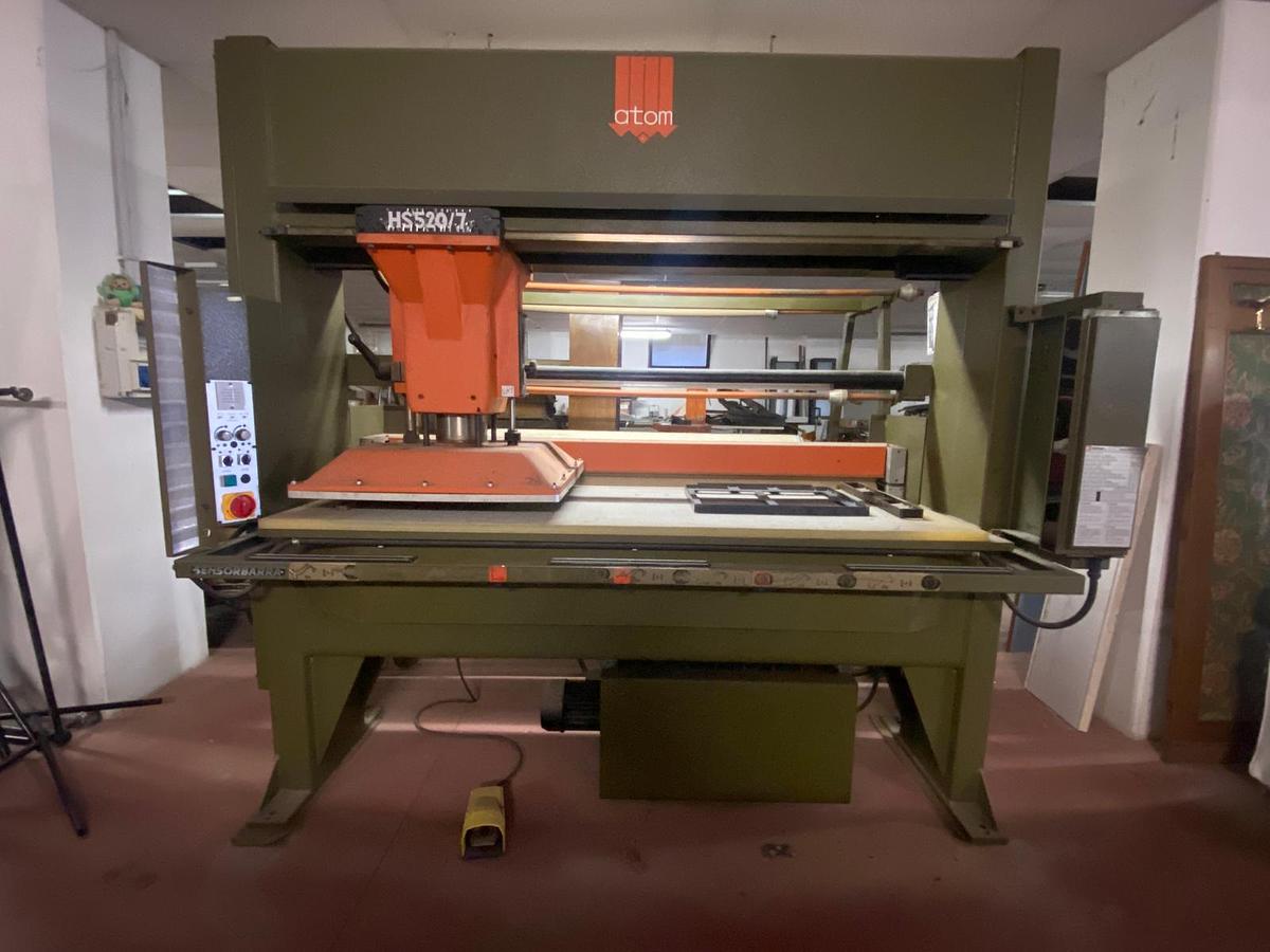 Used ATOM HS 520/7 25T Bridge Die Cutting Press