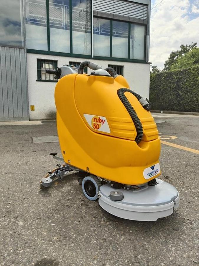 Refurbished 2014 FLOOR SCRUBBER REVIEWED RUBY 50