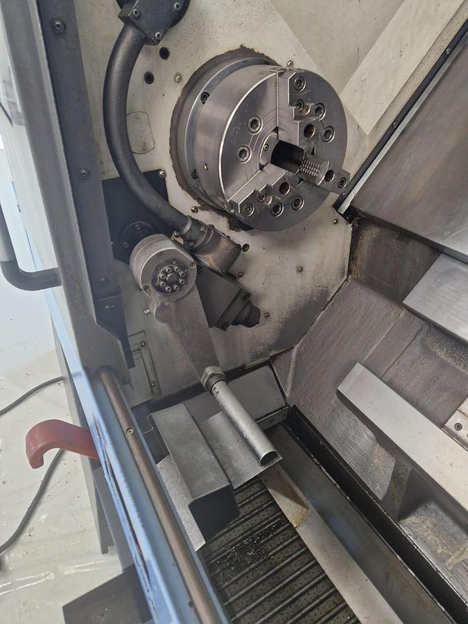 Used 2007 DOOSAN PUMA LATHE model 300 B