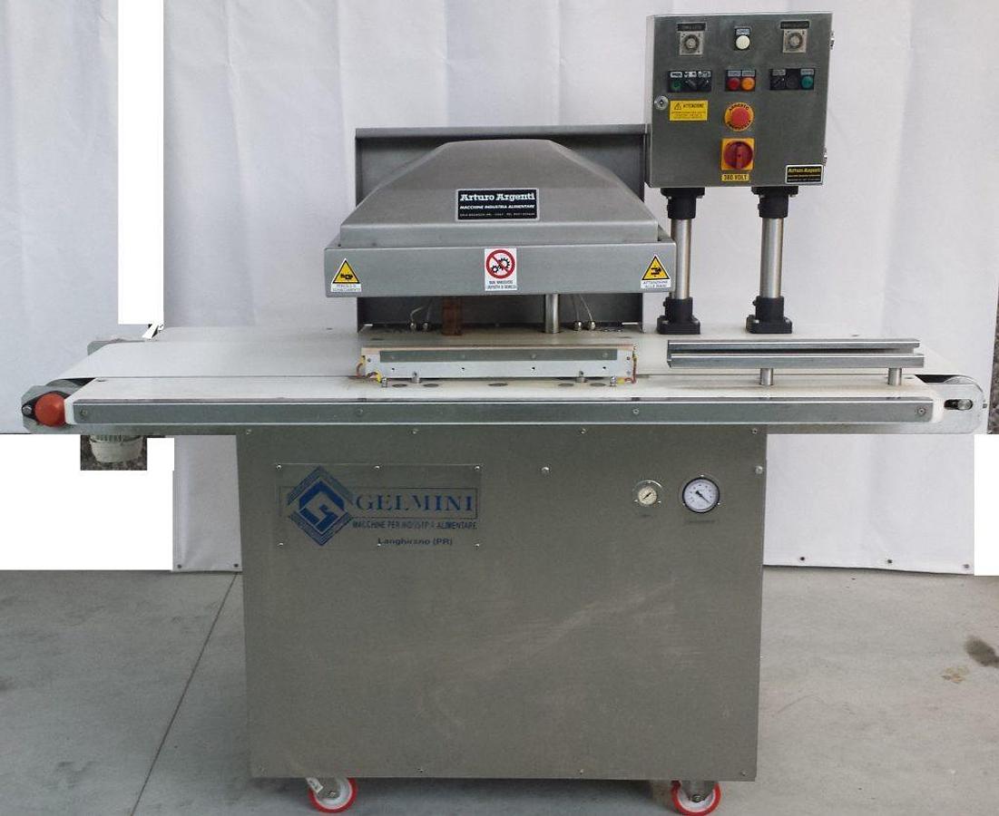 Usato Macchina confezionatrice sottovuoto a nastro marca Gelmini mod.CG600NT