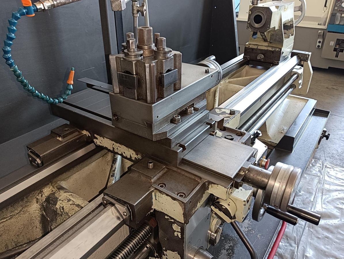 Used 2008 LATHE PARALLEL MOMAC mod.SM 260