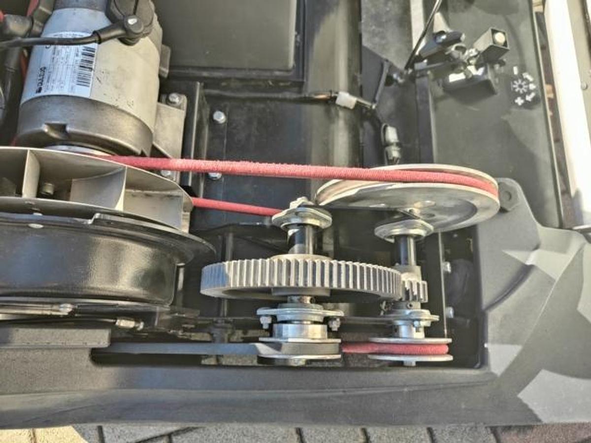 Refurbished 2017 DULEVO 74 WAVE SWEEPER REVISED