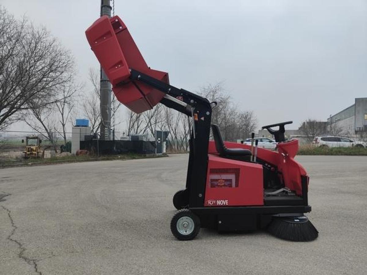 Refurbished REVISED RCm NOVE E TOP sweeper