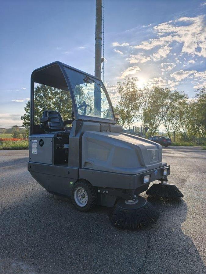 Refurbished REVISED KARCHER KM 130-300 INDUSTRIAL SCRUBBER