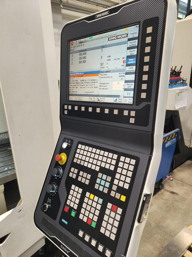Gebraucht 2016 ZENTRALE WERKSTATT DMG MORI Modell ECOMILL 1100 V