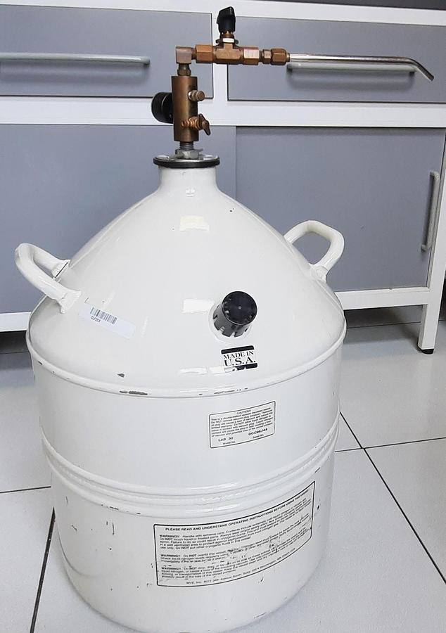 Used 1996 MVE lab 30