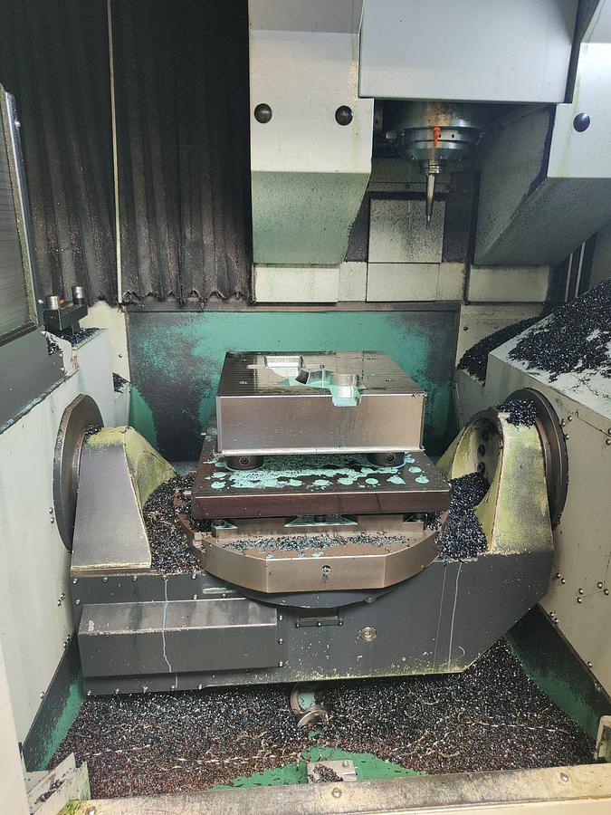 Usado CENTRO VERTICAL DOOSAN MOD. VC 630/5AX