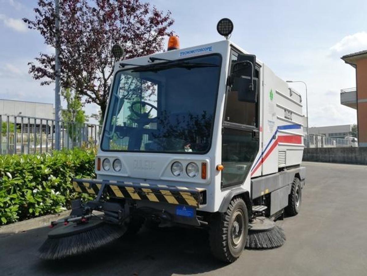 Refurbished DULEVO 200 QUATTRO STREET SWEEPER RECONDITIONED