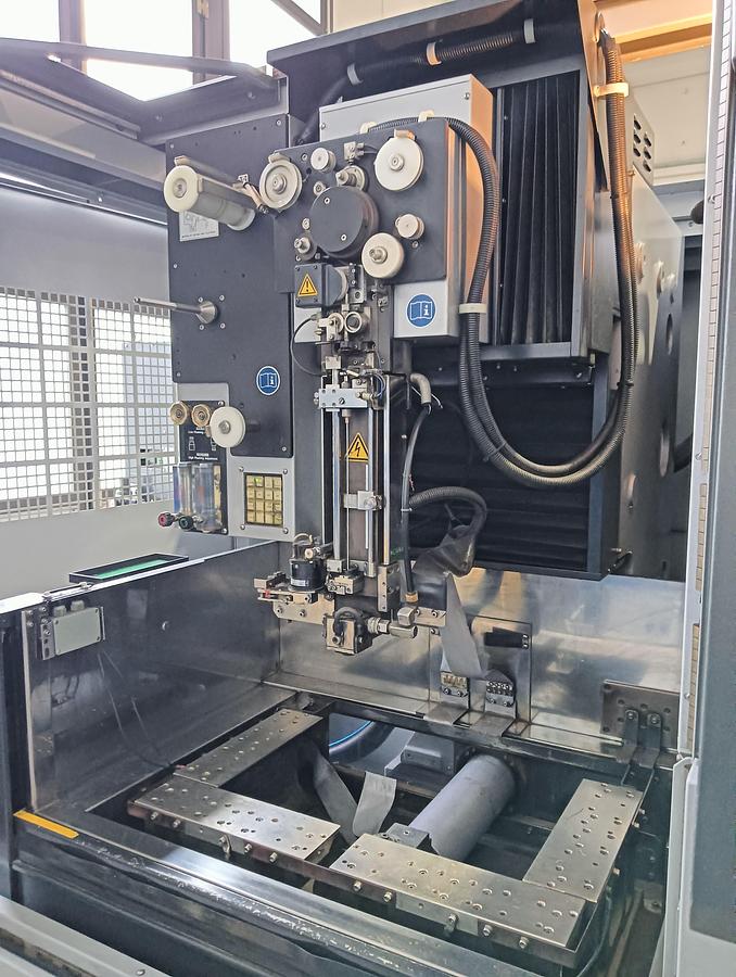 Used 2004 SODICK WIRED ELECTROEROSION mod.AQ535L