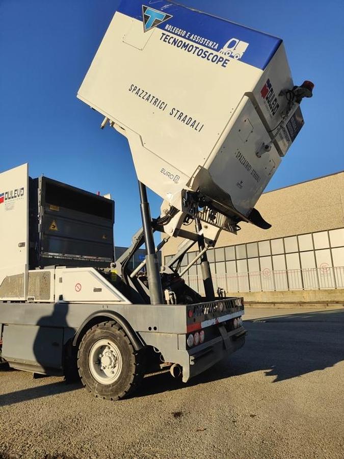 Refurbished REVISED ROAD SWEEPER DULEVO 3000 EU6