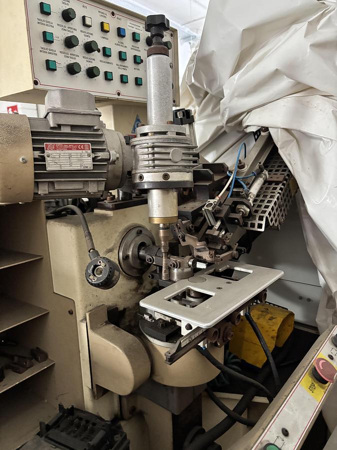 Used 1995 Benazzato AG 3T VARIO-AUT - Automatic Milling/Routing Machine