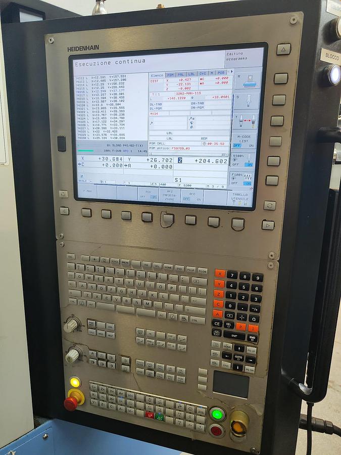 Usado CENTRO VERTICAL DOOSAN Mod. VC 630/5AX