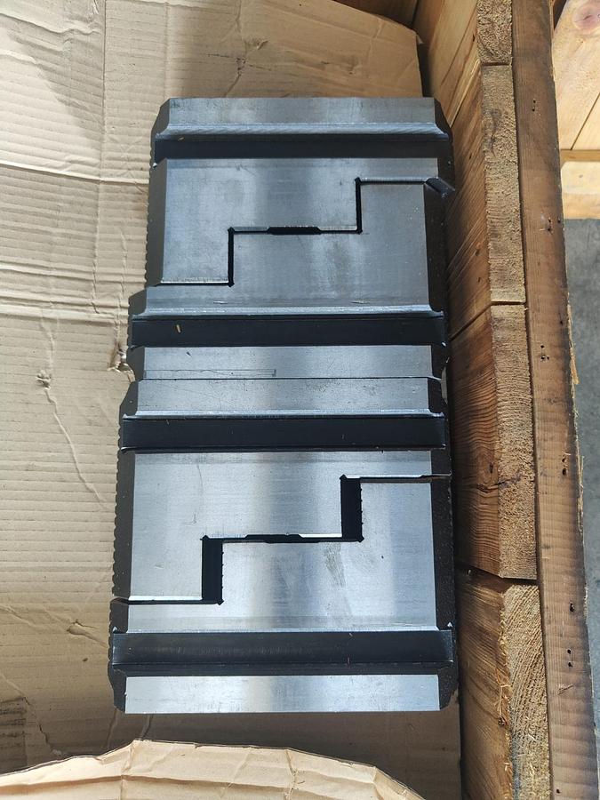 Used HOLSON PLATFORM WITH 4 INDEPENDENT CLAMPS