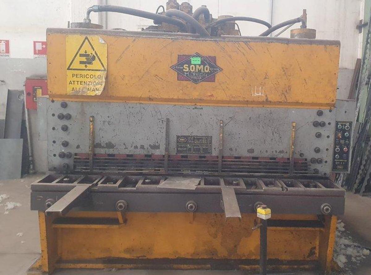 Used SOMO Hydraulic Guillotine Shear 2000 x 10 mm – Heavy Duty Sheet Metal Shear