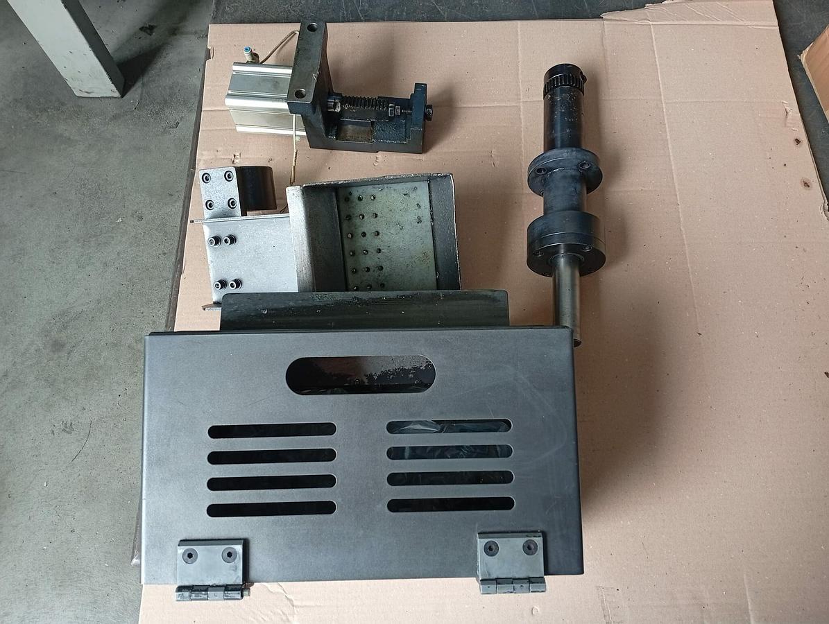 POIGNÉE DOOSAN modèle LYNX 2100