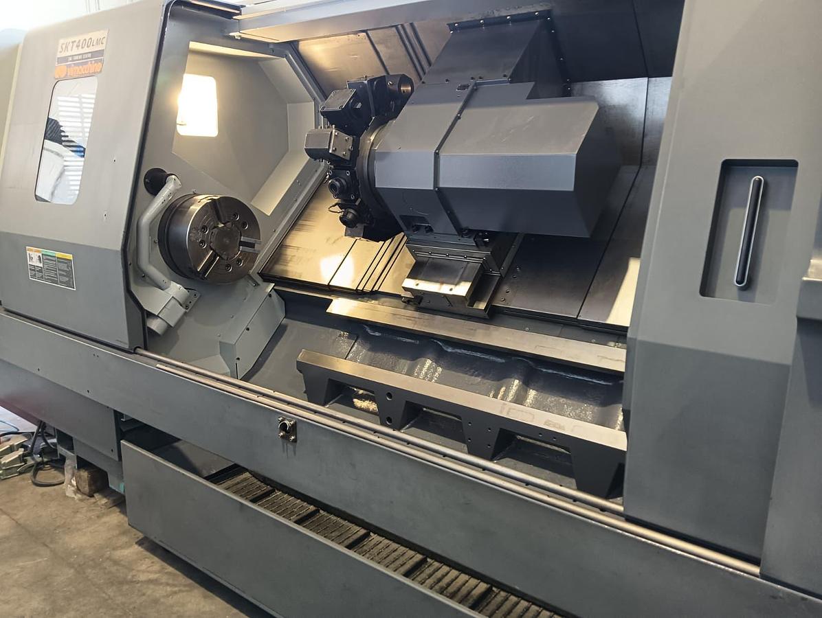 Used 2009 LATHE HYUNDAI model.SKT400LMC