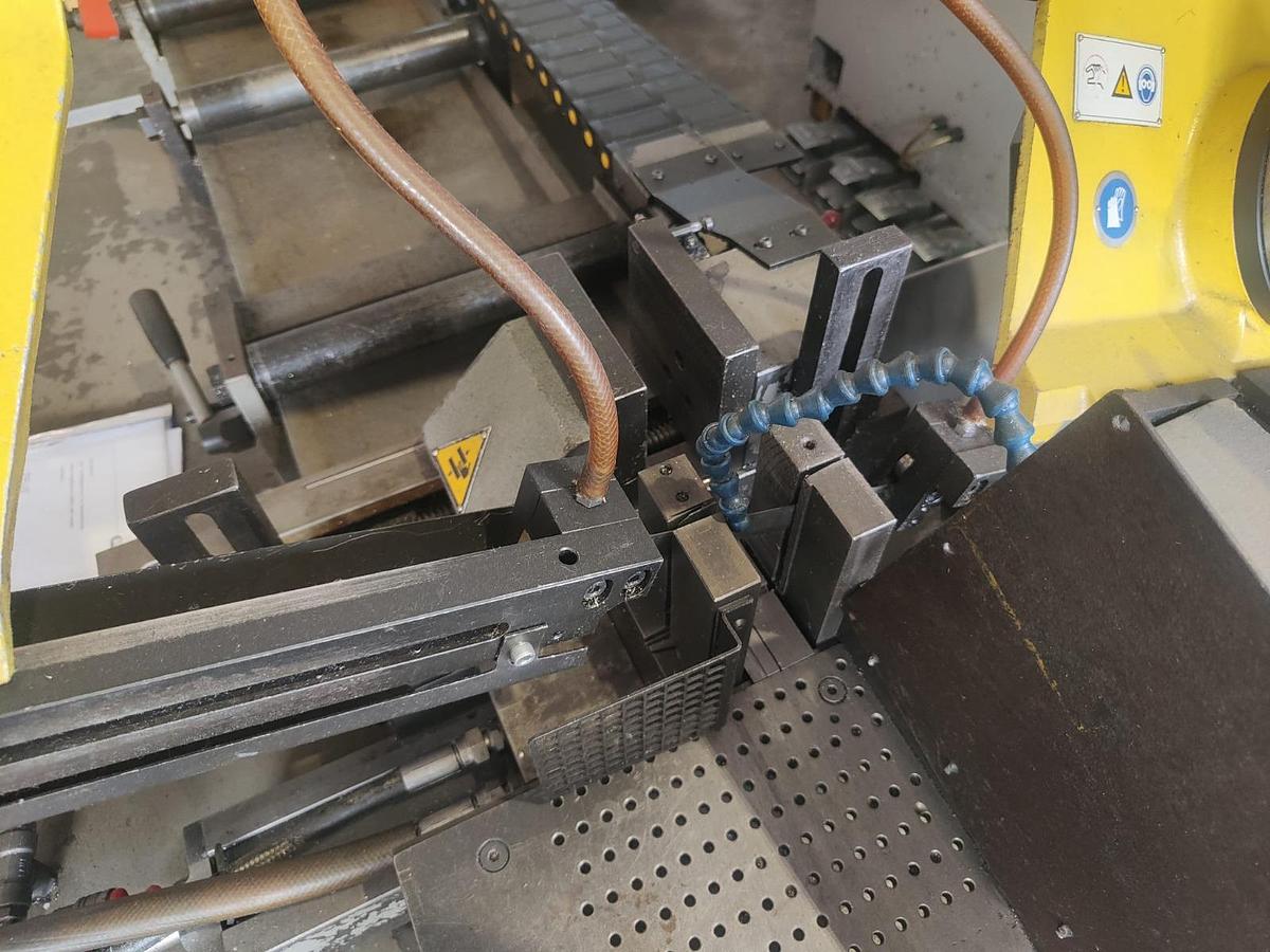 D'occasion Scie à ruban modèle ZEUS 2000 FMB